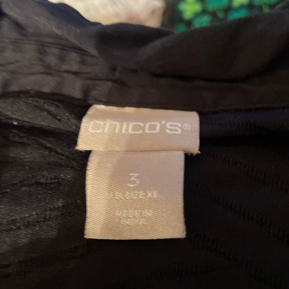 Chicos black blouse front button 90% polyester Chicos size 3 - Picture 8 of 9